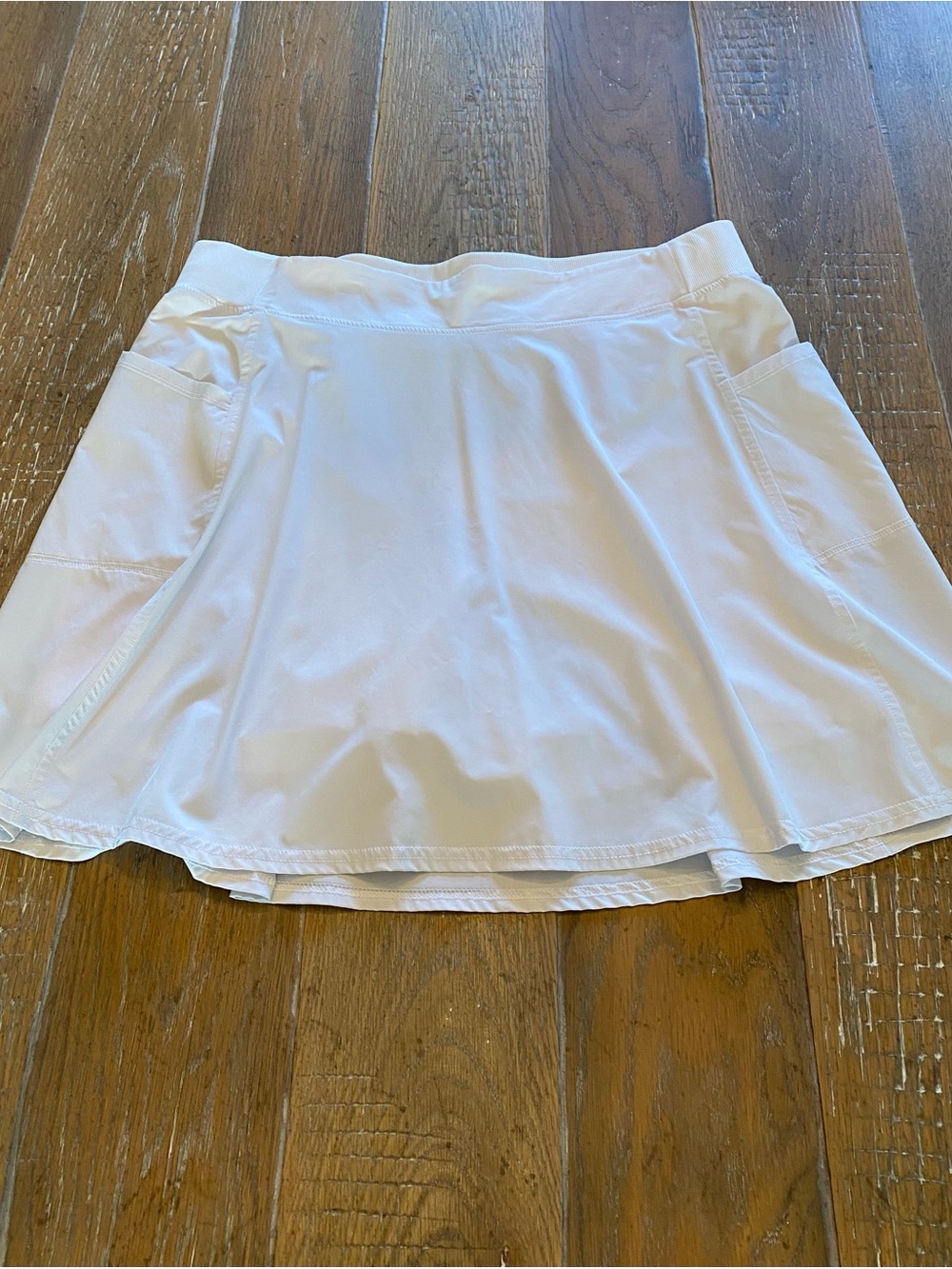 White XL 32 Degrees Cool skort - great condition!